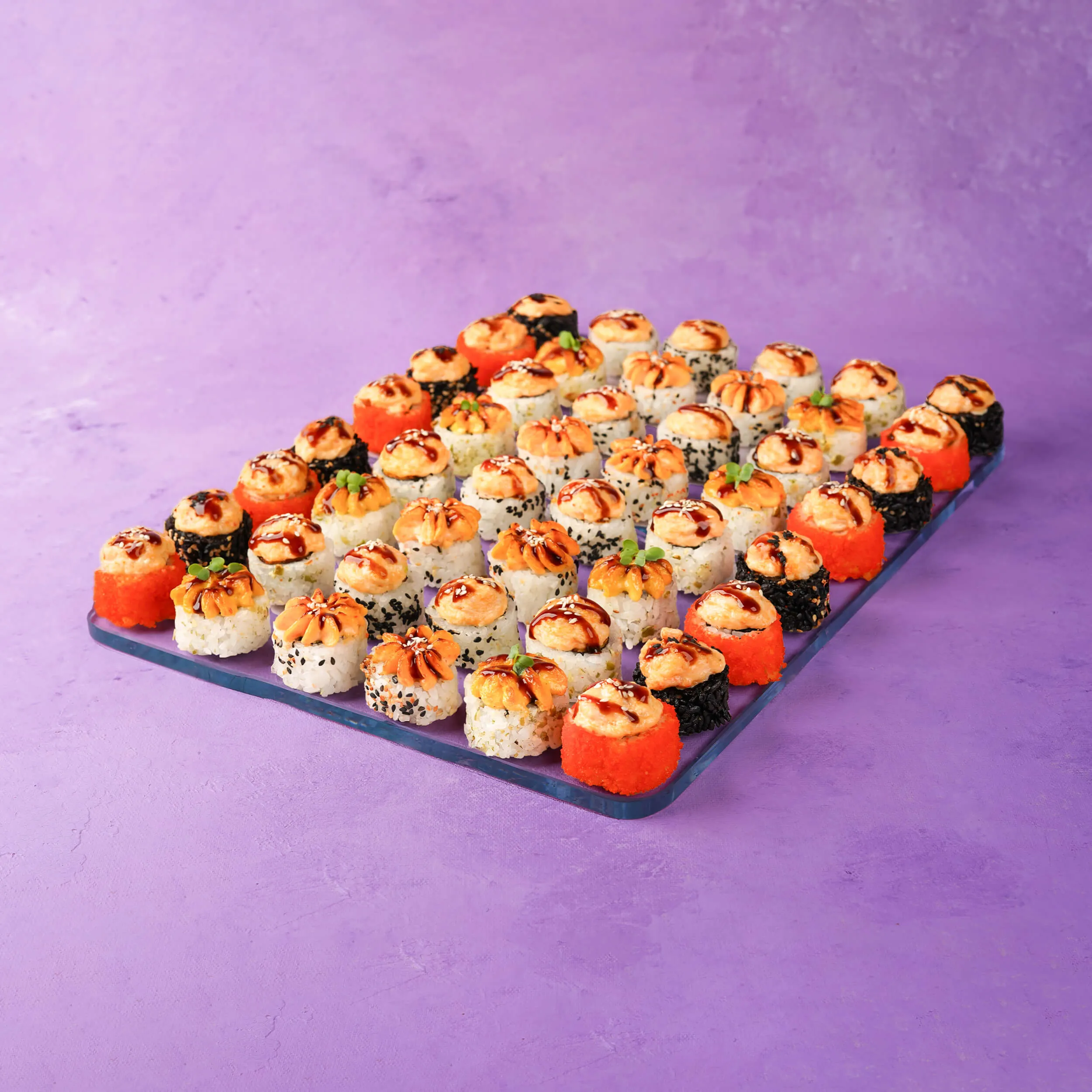 За обе щеки